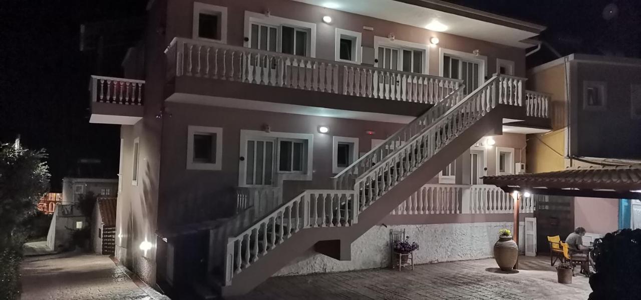 Sole E Mare Family Apartments チィリヴィ エクステリア 写真